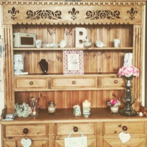DRESSER